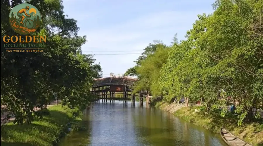 Hue Countryside Discovery: Thanh Toan Bridge & Chuon Lagoon Biking Tour